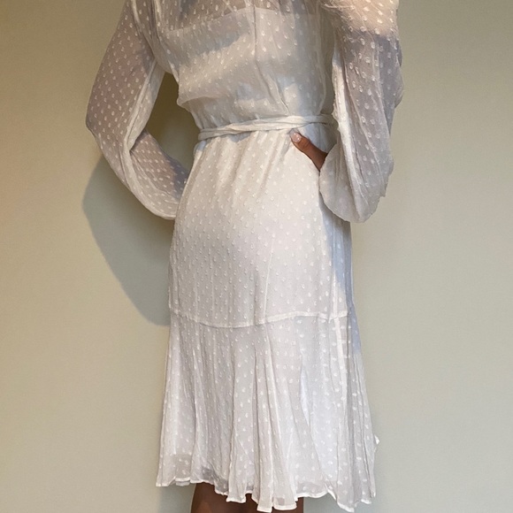 NWT White House Black Market Beautiful white dress - sheer fabric with lining - Picture 3 of 6